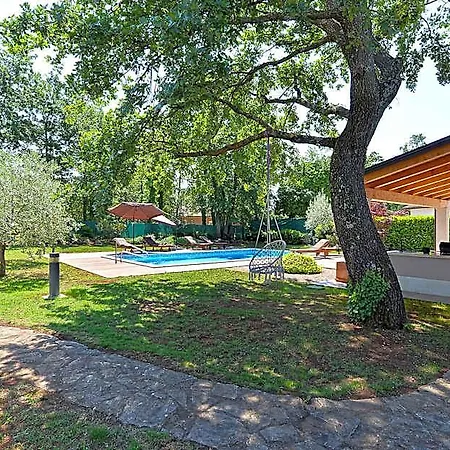 1089 Hotel 4*
